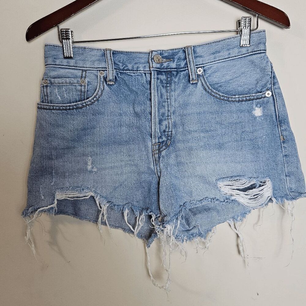 We the Free Cut off Distressed Denim Jean Shorts Women's Light wash Blue Size 28